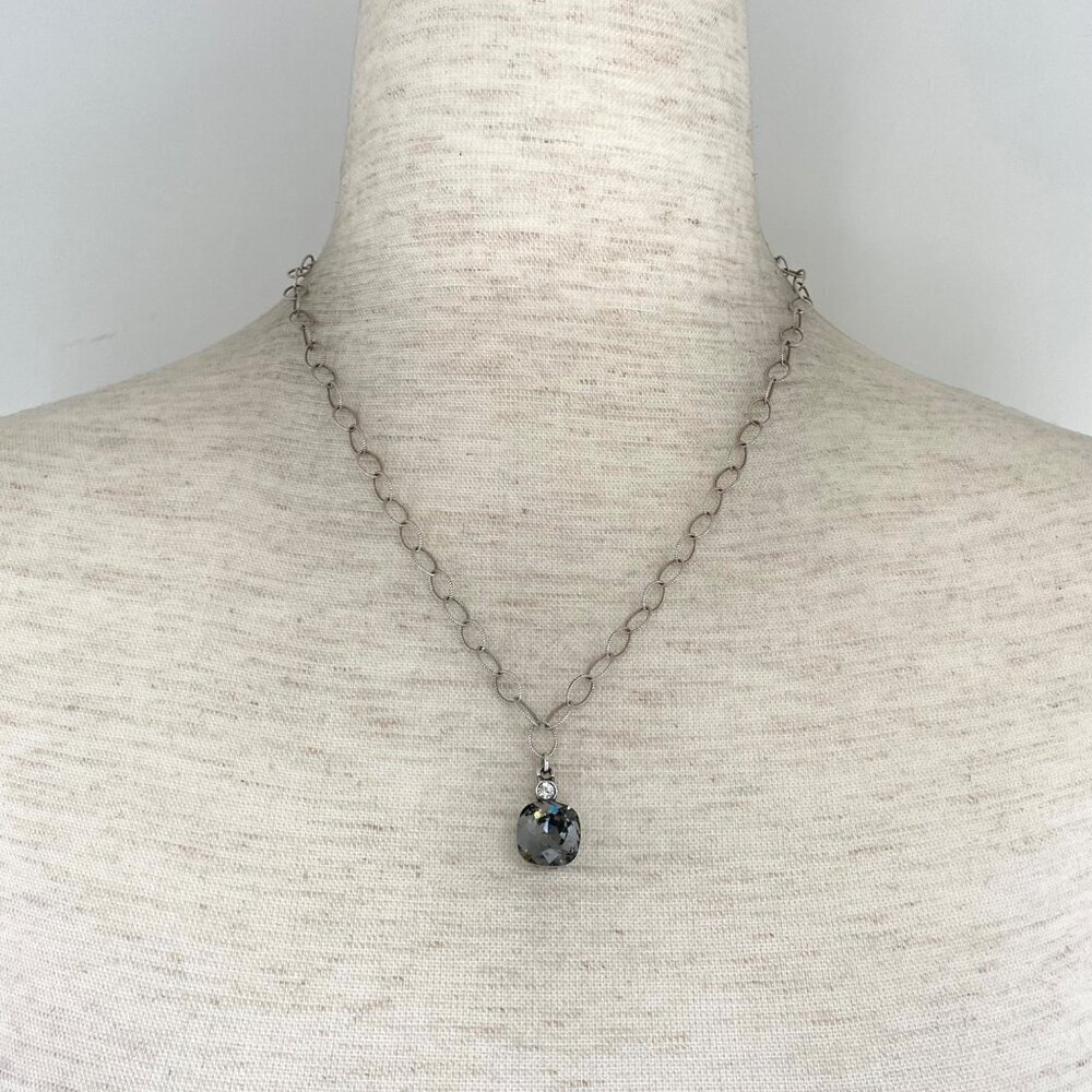 Sterling Silver 925 Cushion Cut Swarovski Crystal Twisted Link Pendant Necklace